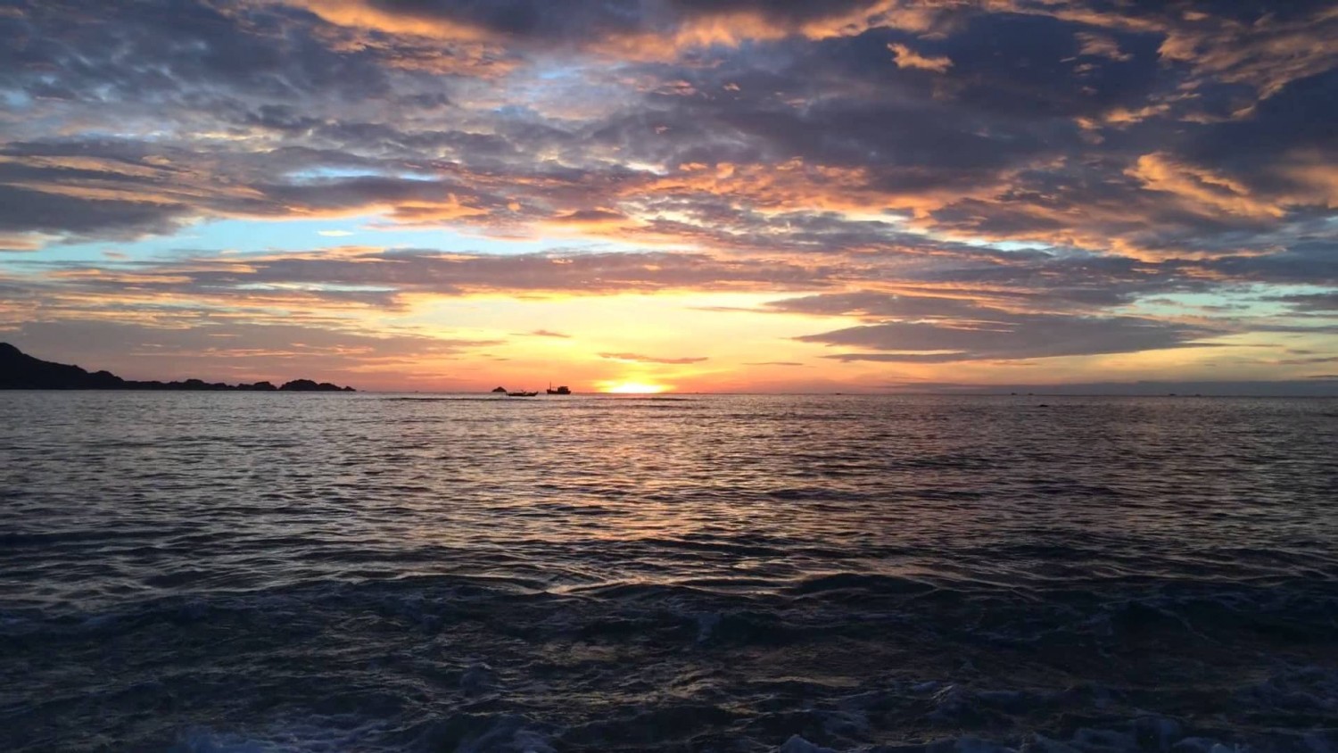 ĐI DU LỊCH VÀ CẢM NHẬN VẺ ĐẸP QUAN LẠN